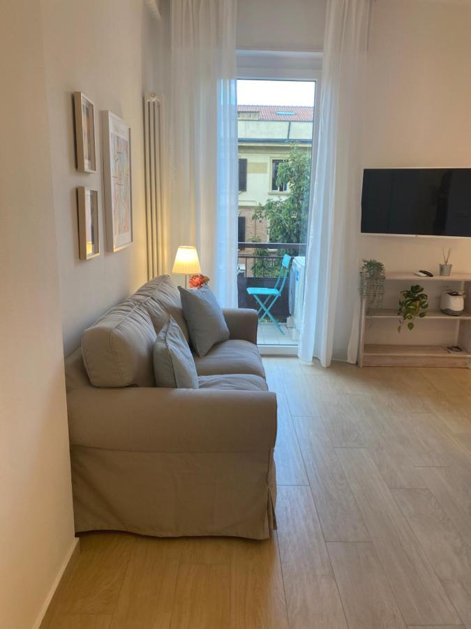 Modern City Apartment Modena Esterno foto