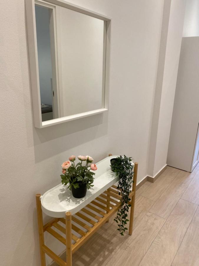 Modern City Apartment Modena Esterno foto