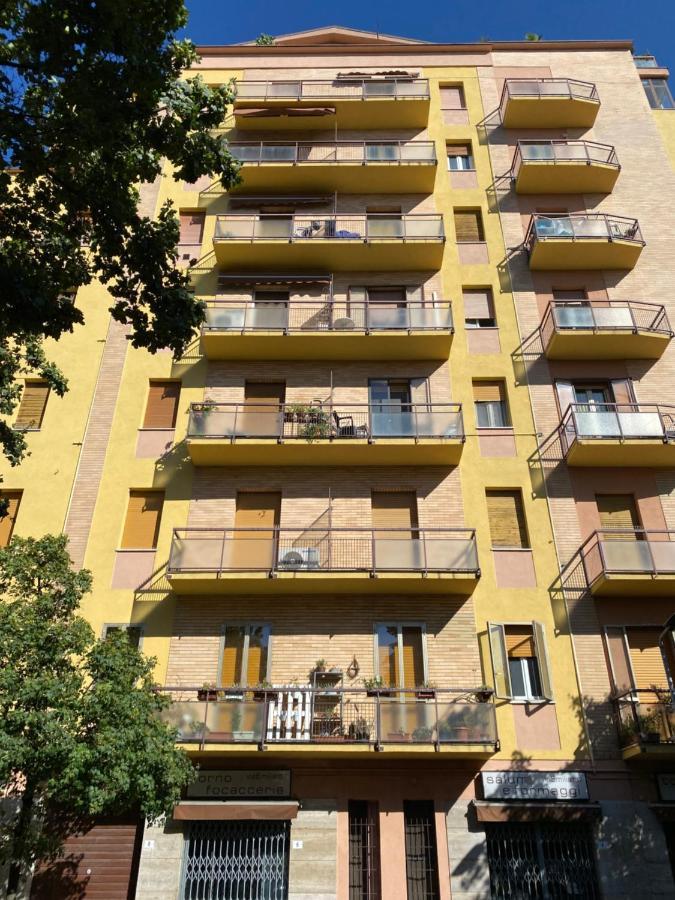 Modern City Apartment Modena Esterno foto