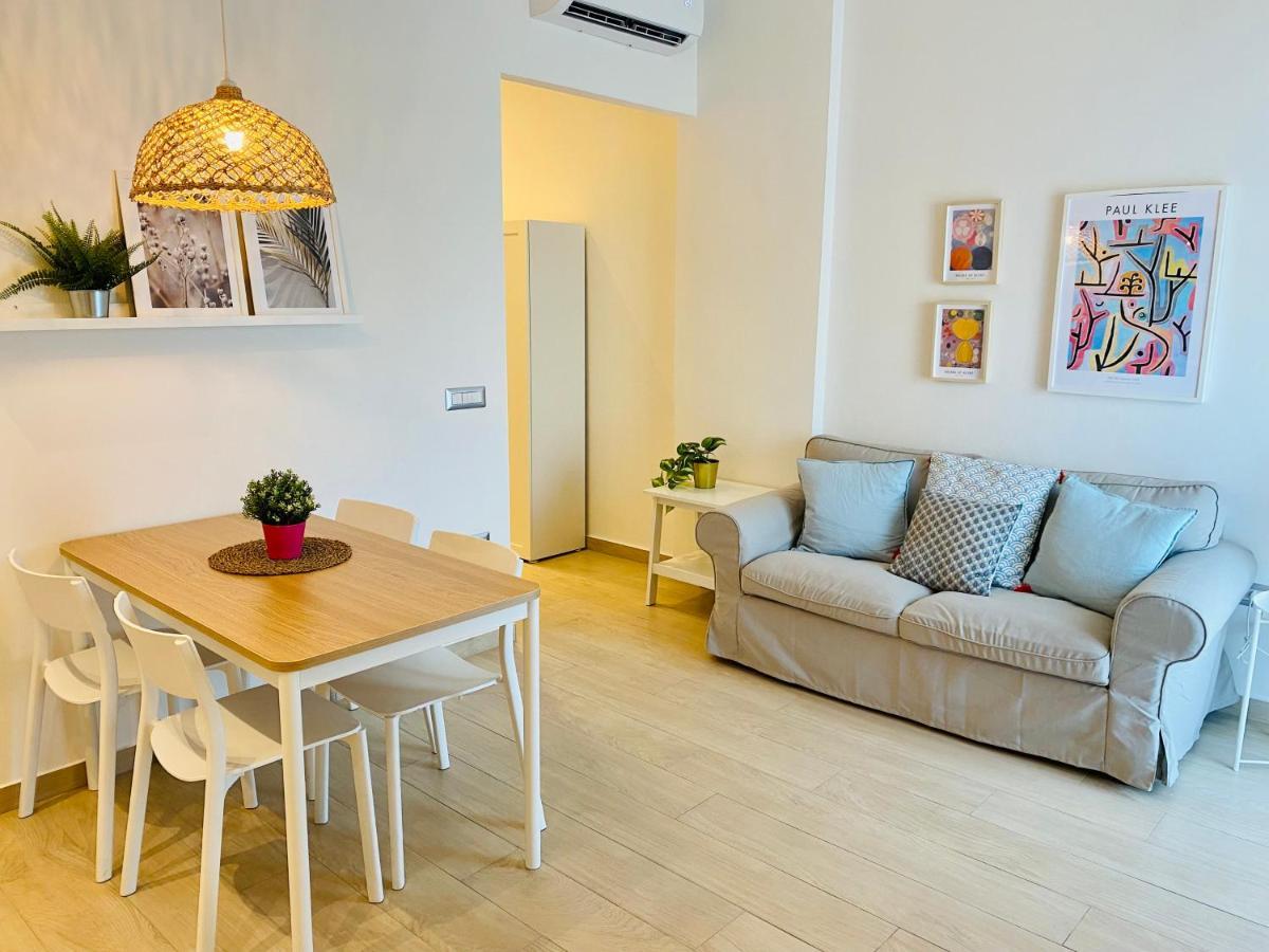 Modern City Apartment Modena Esterno foto
