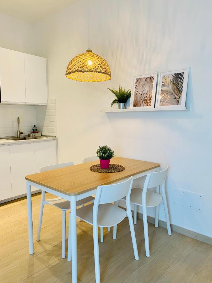 Modern City Apartment Modena Esterno foto