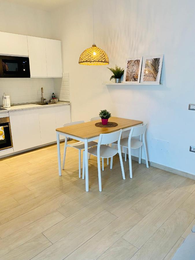 Modern City Apartment Modena Esterno foto