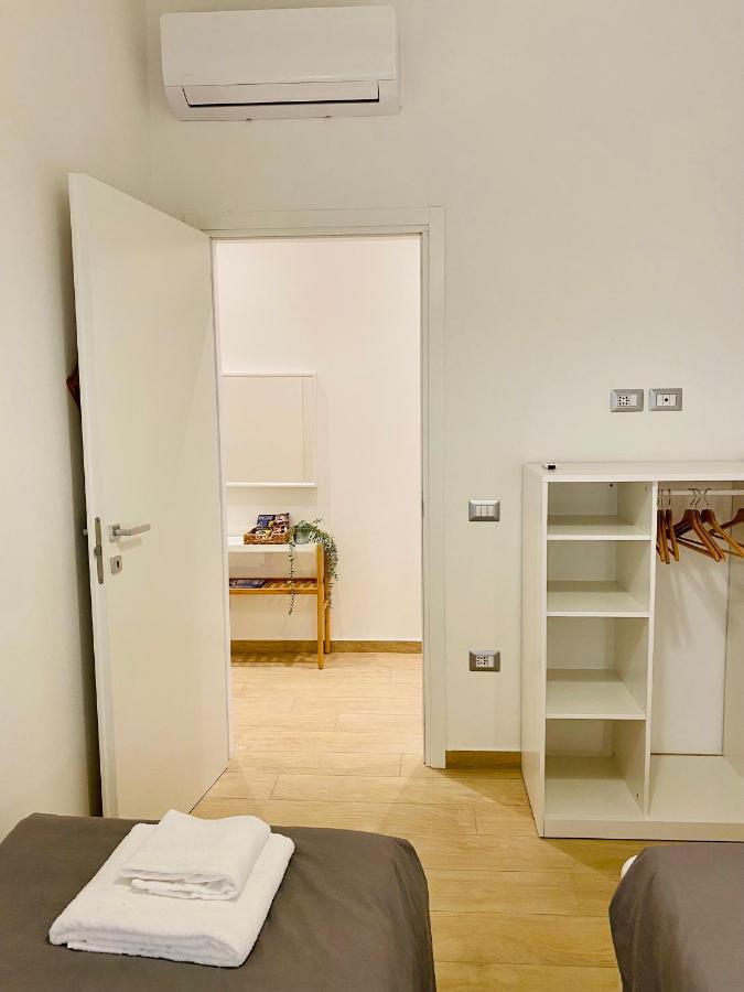 Modern City Apartment Modena Esterno foto